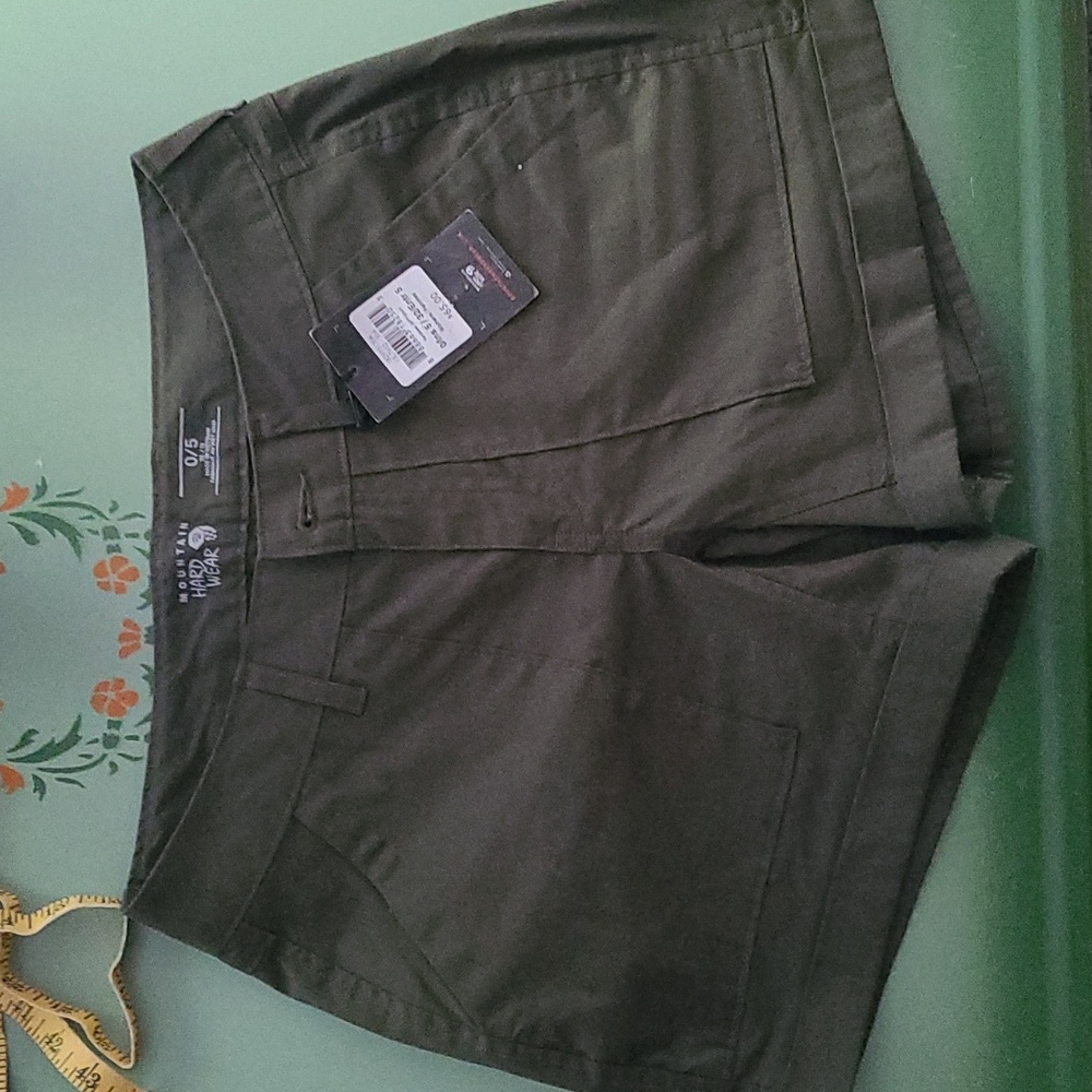 Mountain Hardwear AP Short 5 Inch Inseam/See measurements for sizing